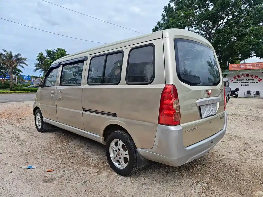 Wuling Rongguang 1.5 L Extended Basic