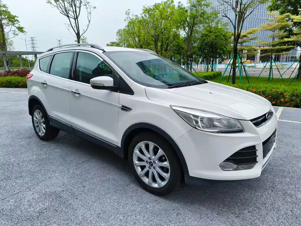 Kuga 1.6 L GTDi 2 WD Comfort