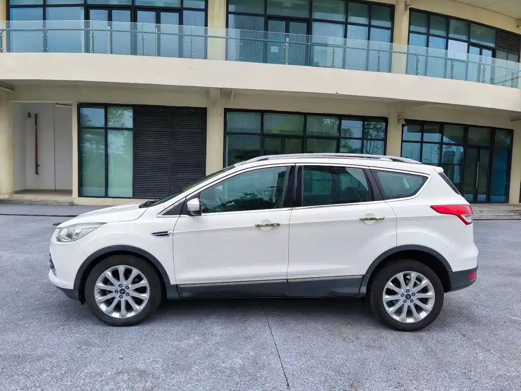 Kuga 1.6 L GTDi 2 WD Comfort