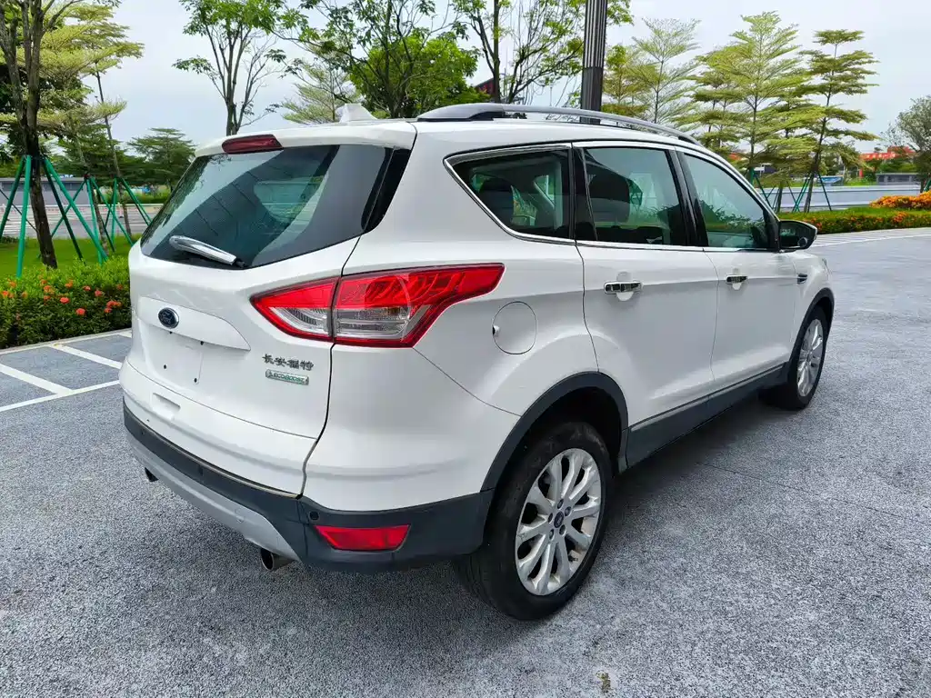 Kuga 1.6 L GTDi 2 WD Comfort