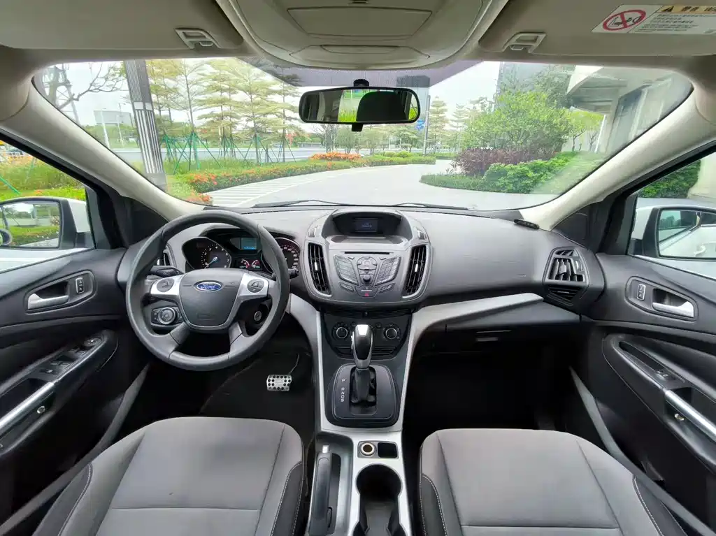 Kuga 1.6 L GTDi 2 WD Comfort