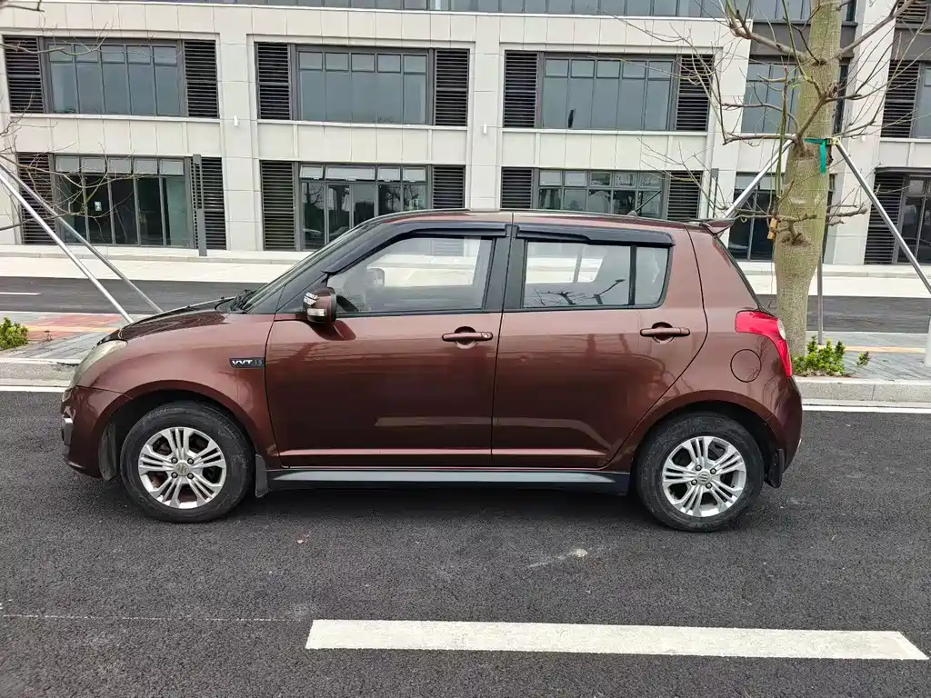 Swift 1.5 L Manual Standard