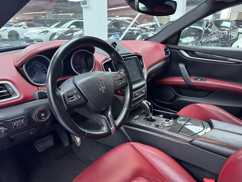 Ghibli 3.0 T Standard