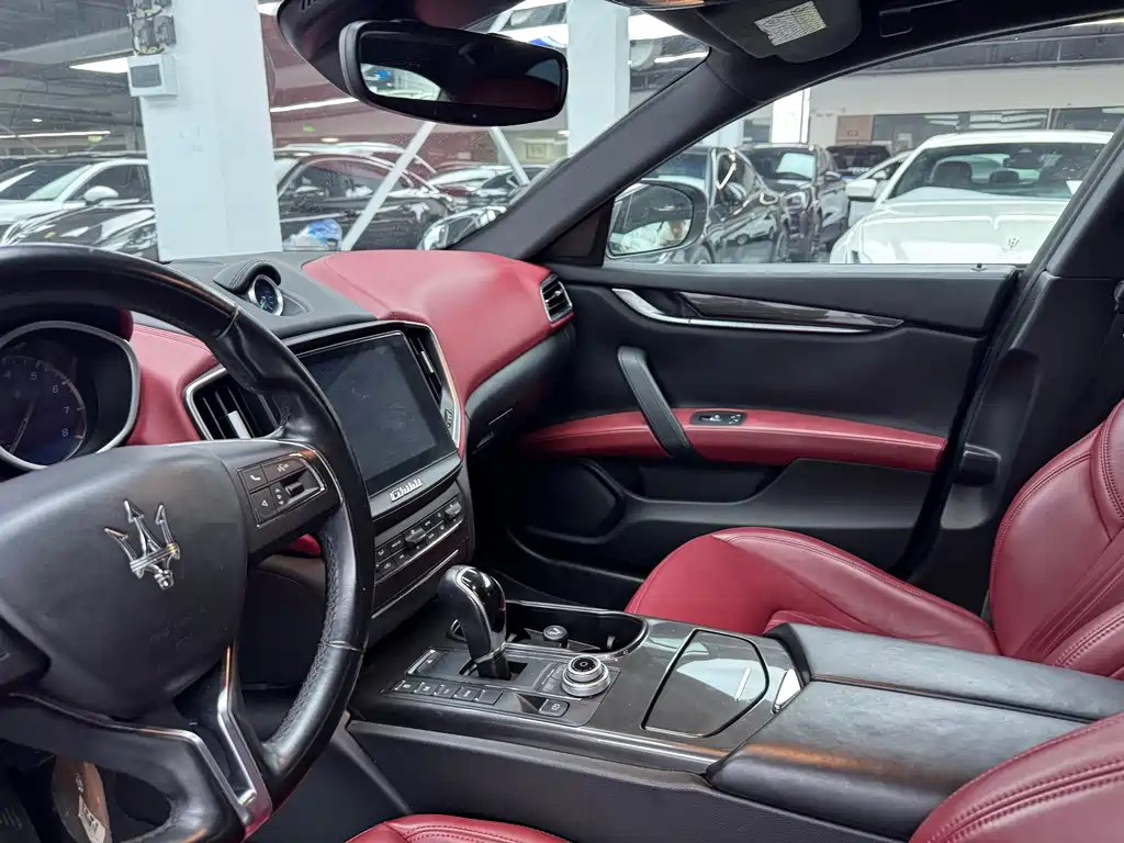 Ghibli 3.0 T Standard
