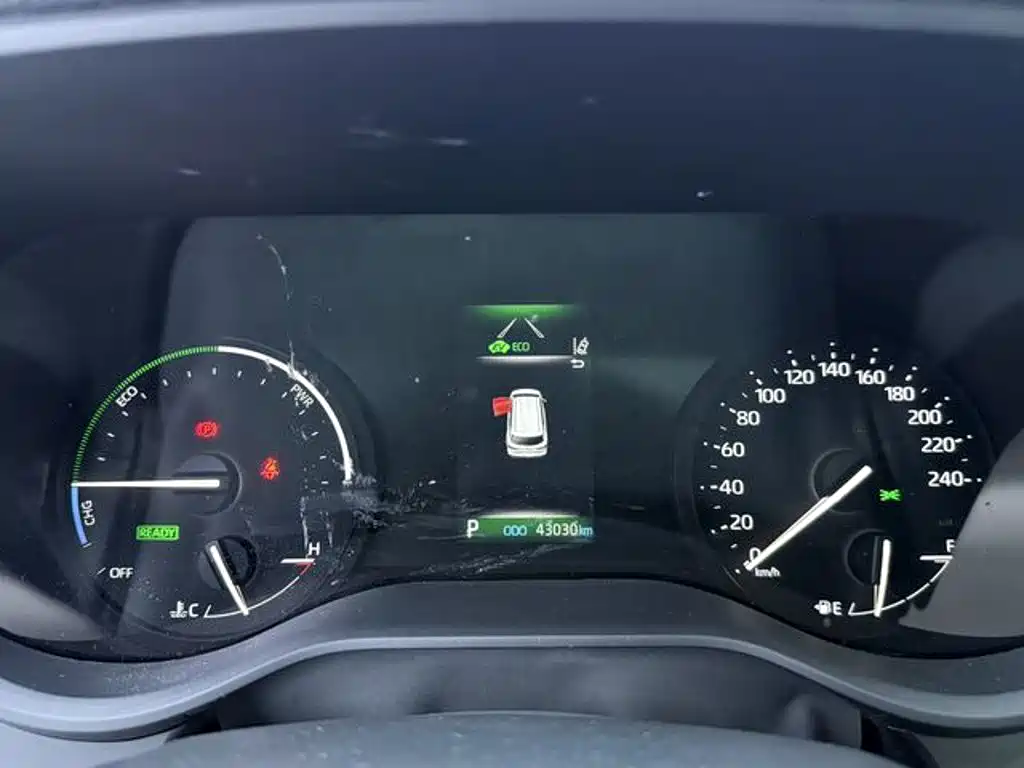 Granvia 2.5 L Hybrid Distinguished PLUS