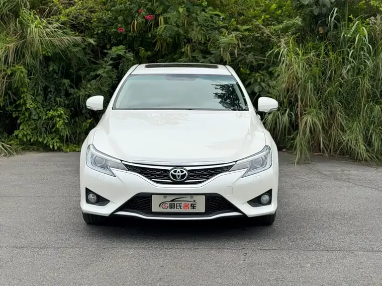 Toyota Mark X 2.5 V Style Sharp
