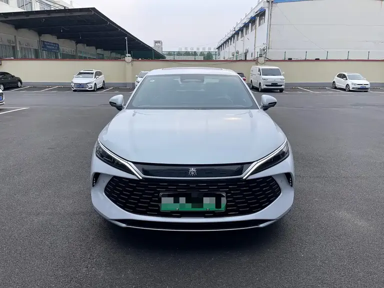 BYD Qin L DM-i Smart Drive 120 KM Transcend