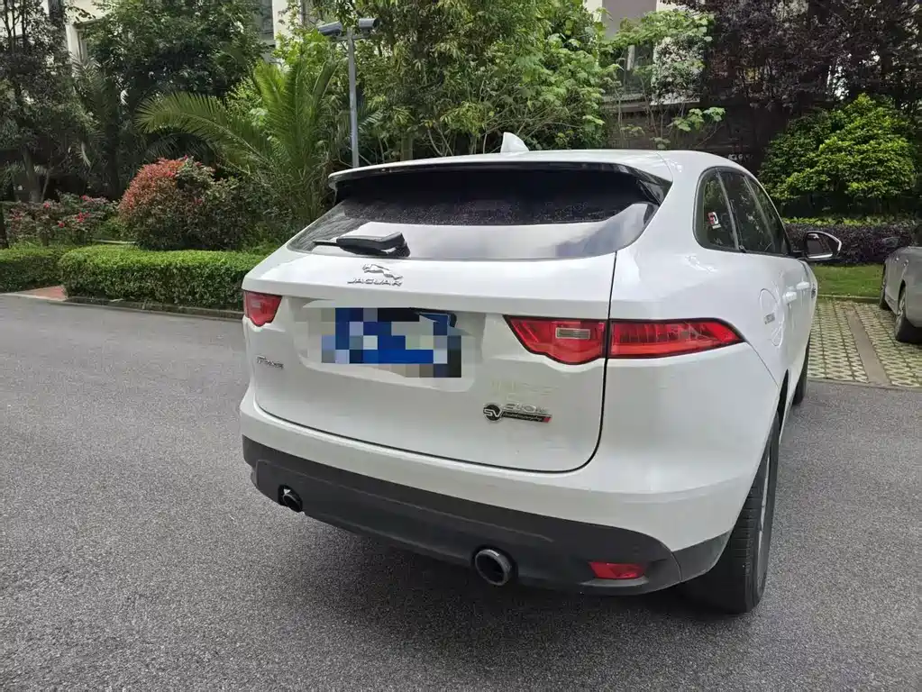 Jaguar F-PACE 2.0 T 2 WD Urban Premium