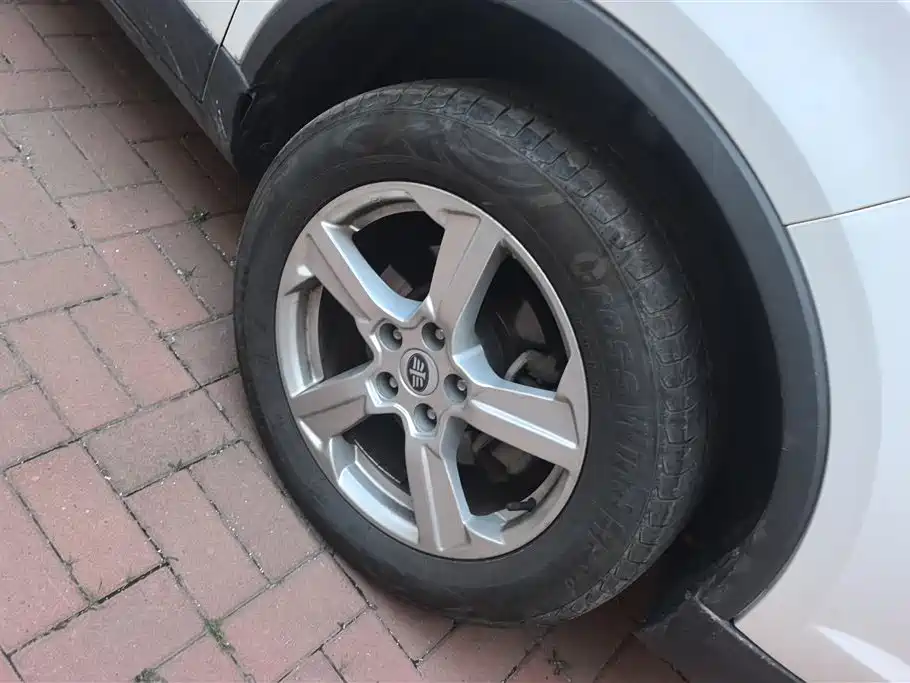 Besturn X80 2.0 L Auto Comfort