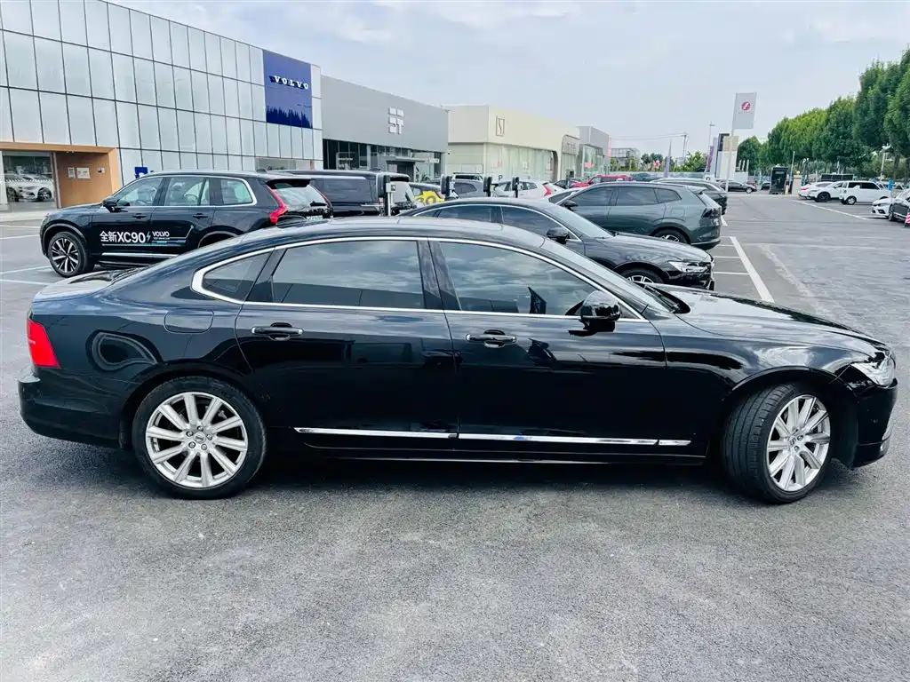 Volvo S90 PHEV 沃尔沃S90插电式混动 2019款 T8 E驱混动 智雅版 国V