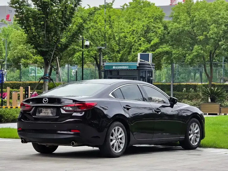 Mazda Atenza 2.0 L Blue Sky Luxury