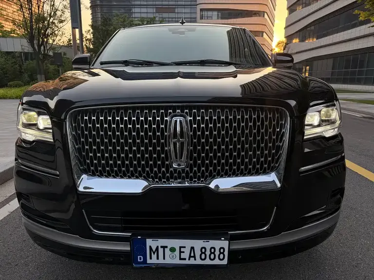 Lincoln Navigator 3.5 T Honor Shine