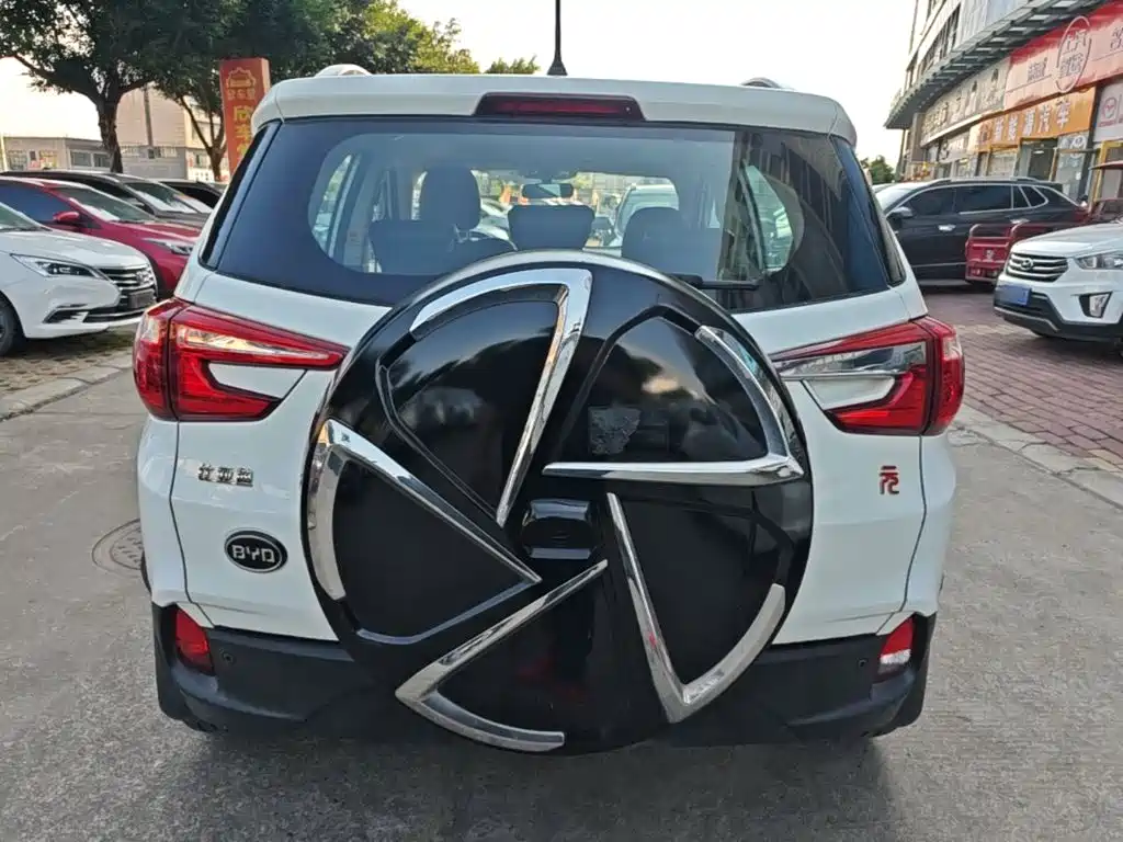 Yuan 1.5 L Manual Distinguished