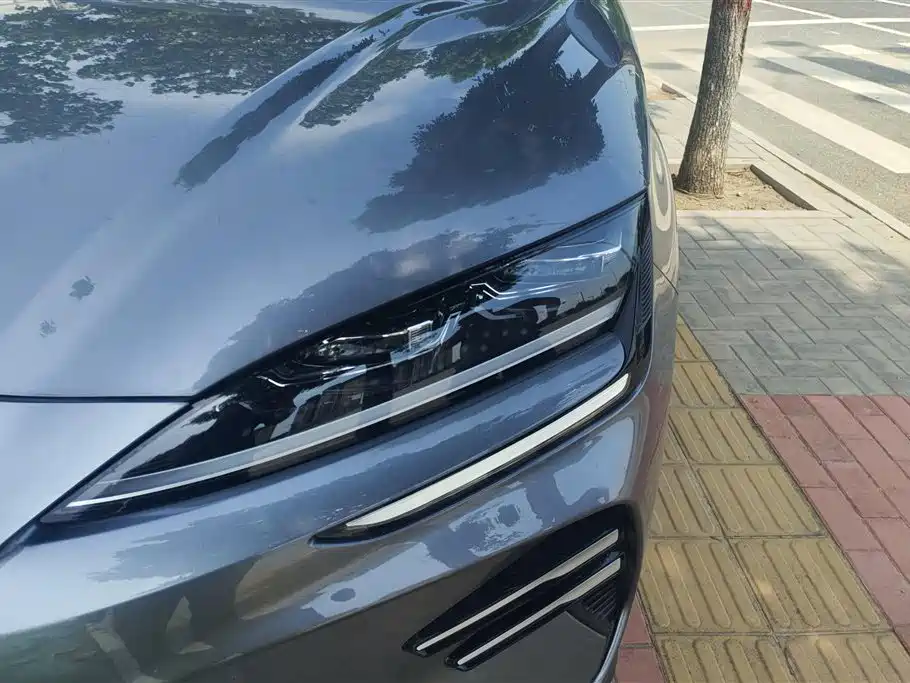 Song PLUS NEV DM-i Smart Drive 112 KM Honored