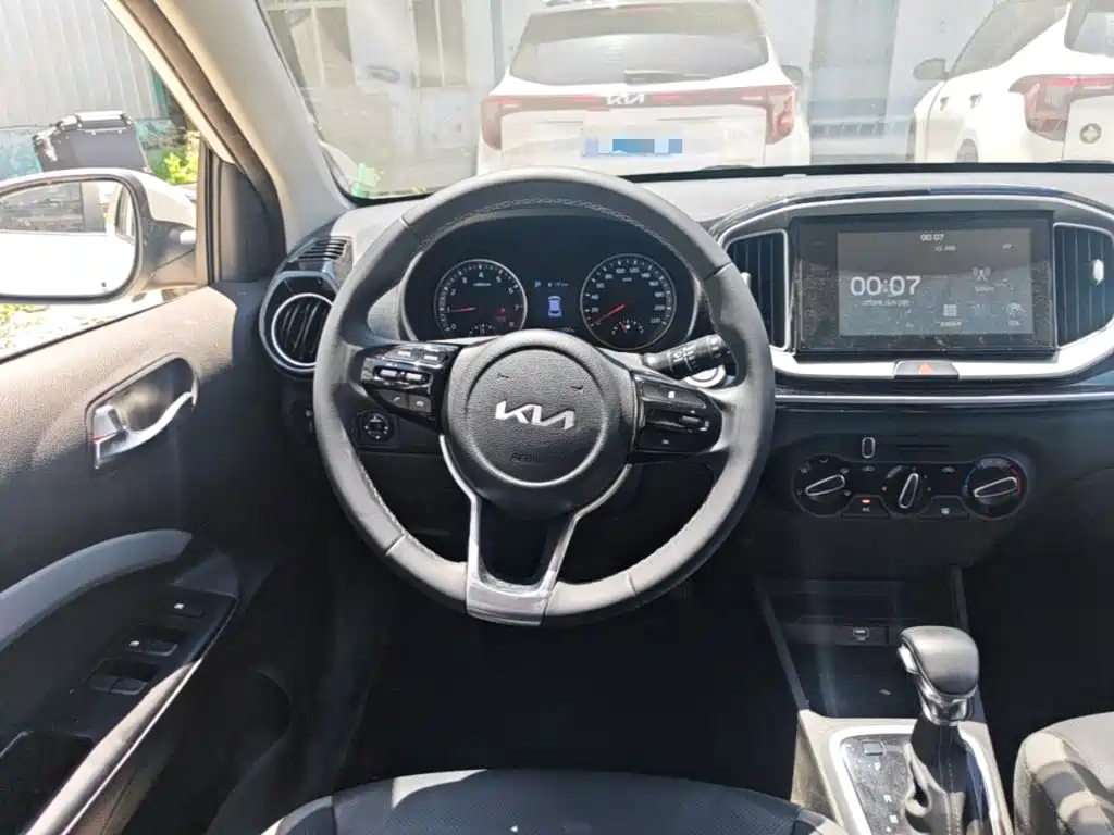Stonic 1.4 L CVT Fun Enjoyment
