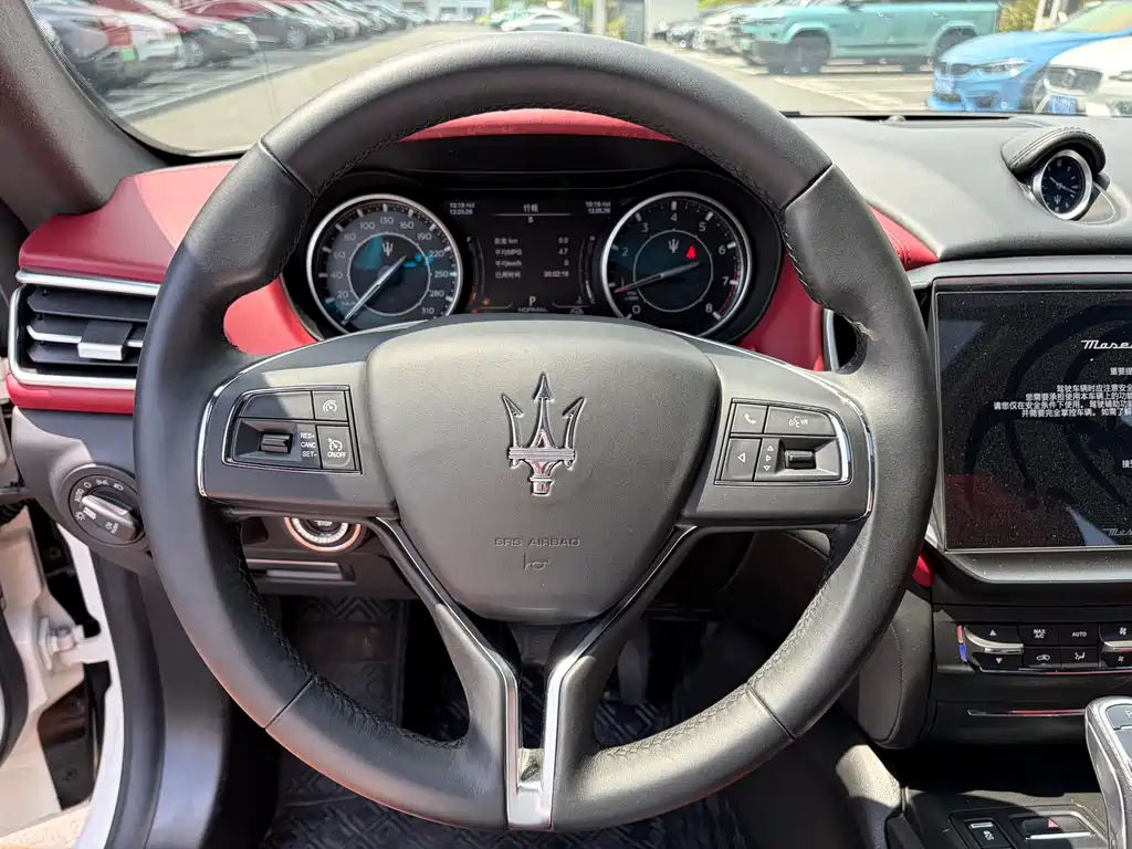 Ghibli 2.0 T Sharp Edge