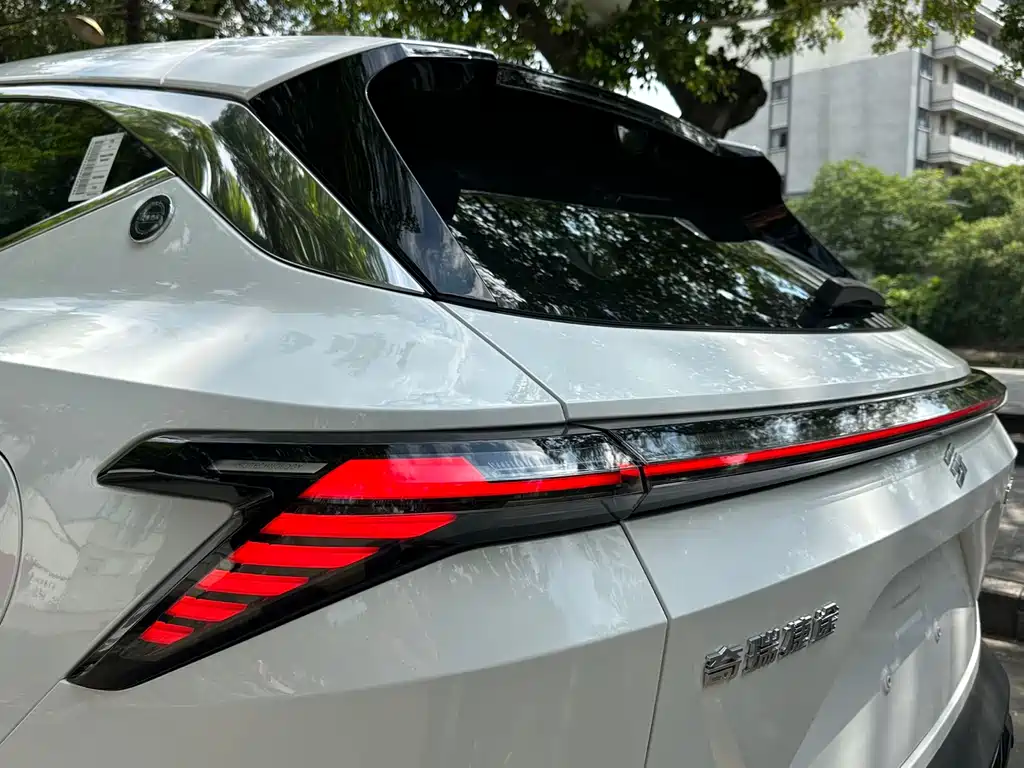 Jetour Shanhai L6 1.5 TD DHT MAX