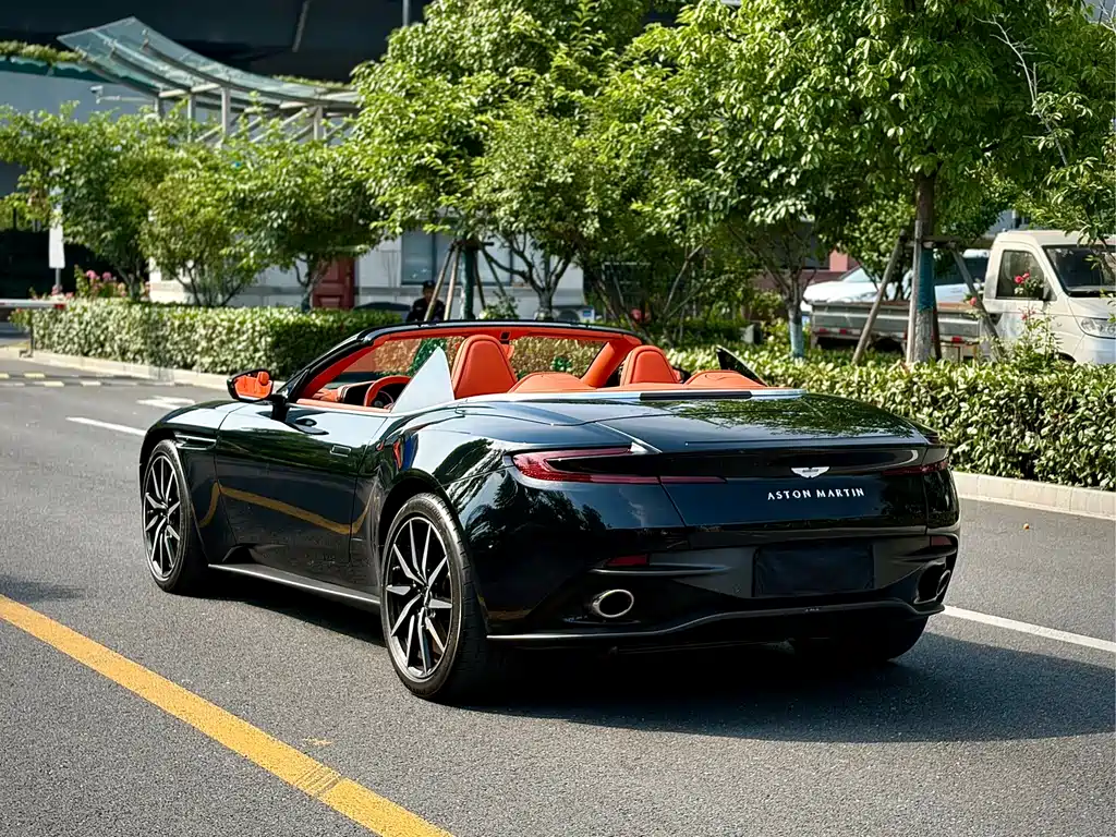 Aston Martin DB11 阿斯顿·马丁DB11 2023款 4.0 T V8 Volante