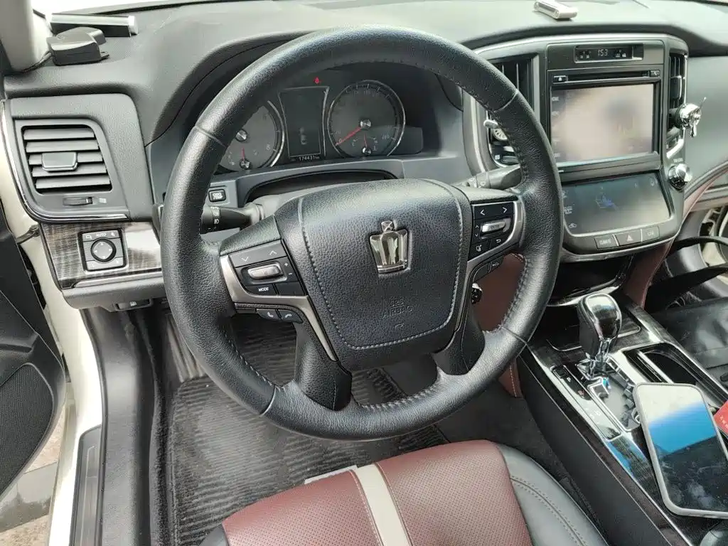 Crown 2.0 T Sport