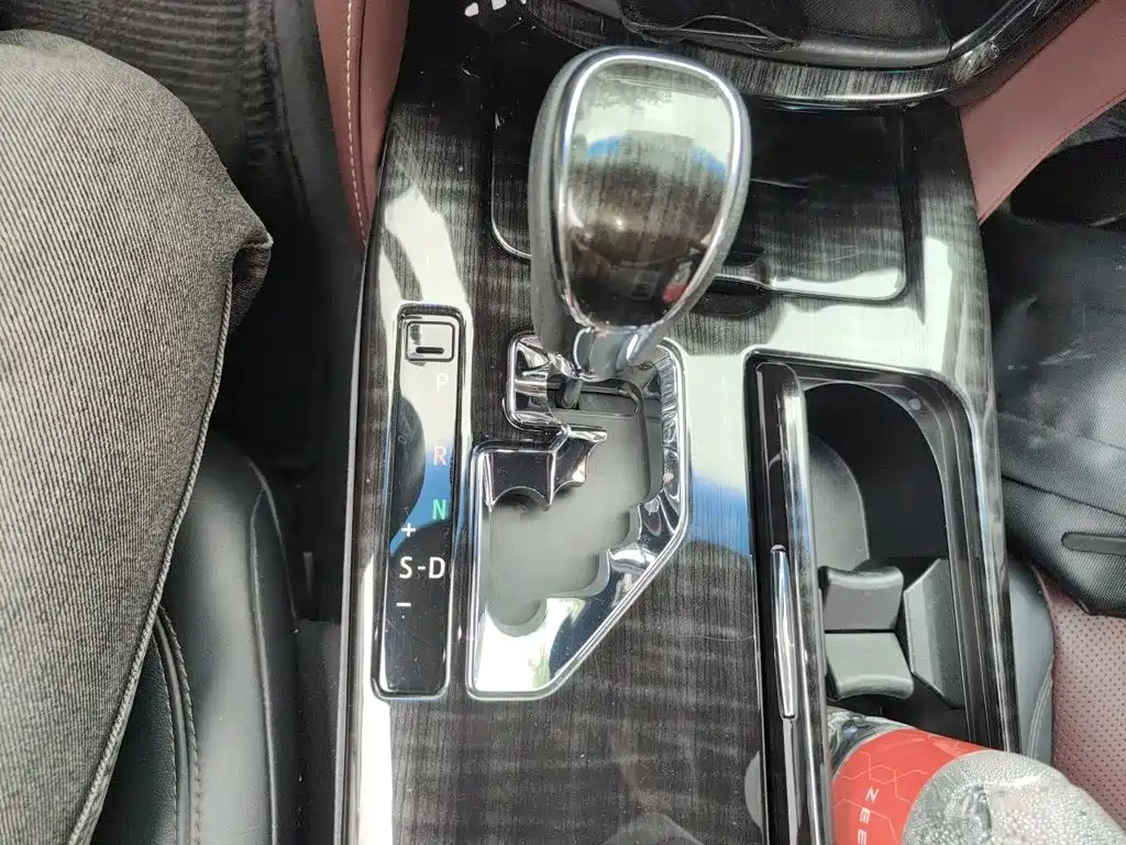 Crown 2.0 T Sport