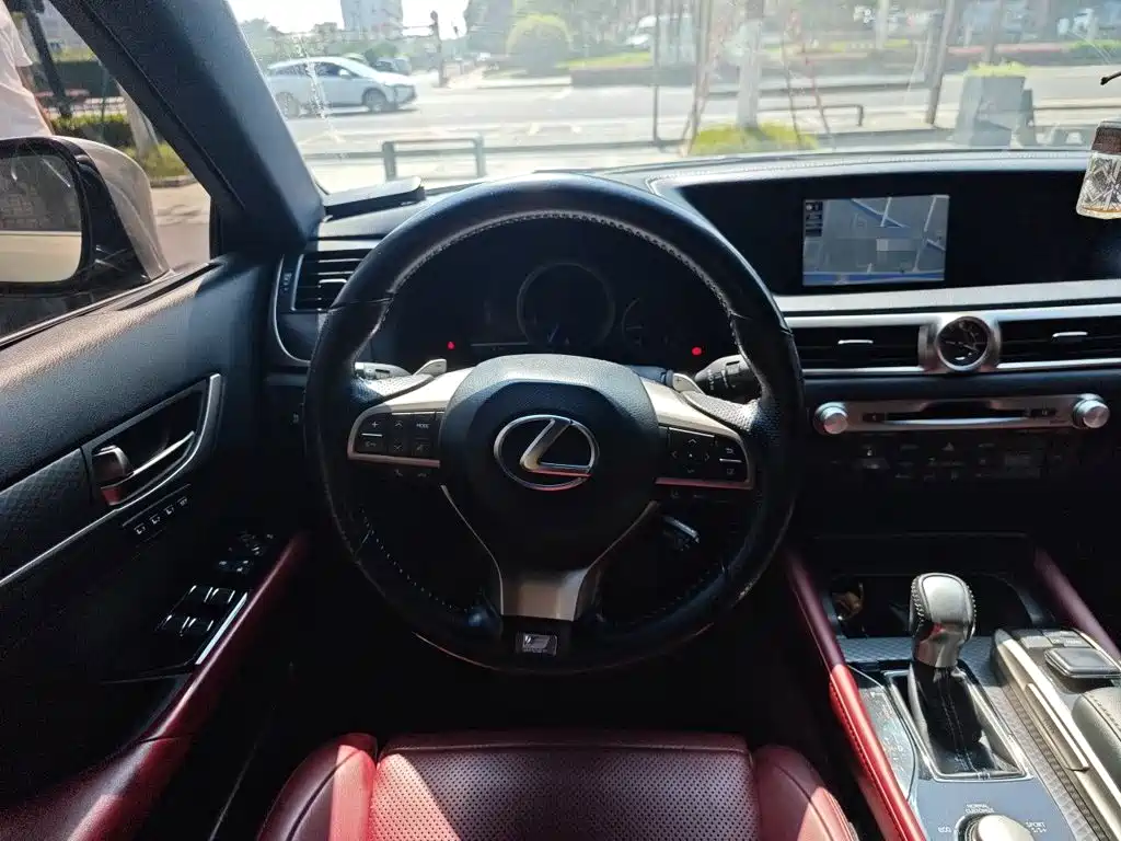 Lexus GS 300 F SPORT
