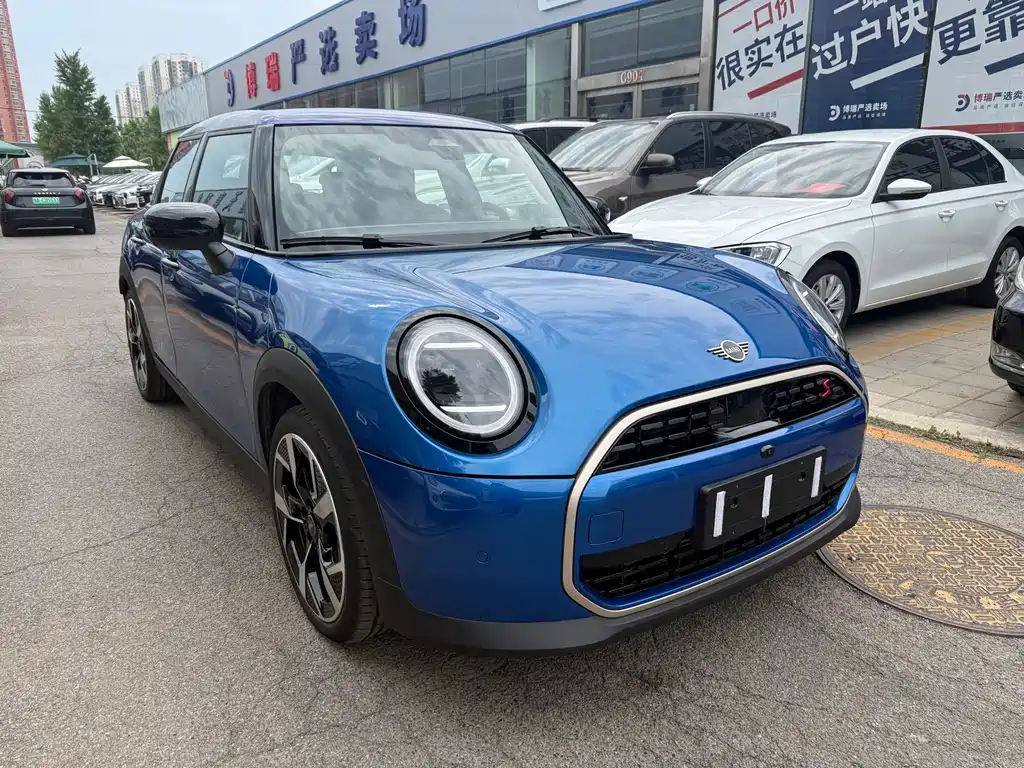 MINI 2.0 T COOPER S Artist 5-door