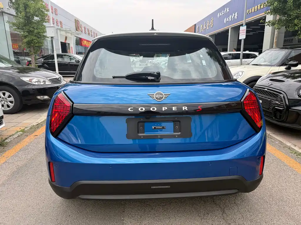 MINI 2.0 T COOPER S Artist 5-door