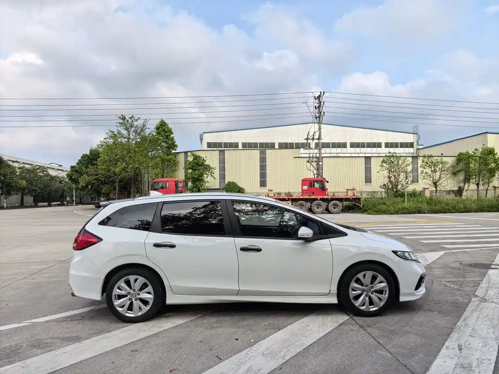 Jade 1.8 L Auto Comfort 5-seat
