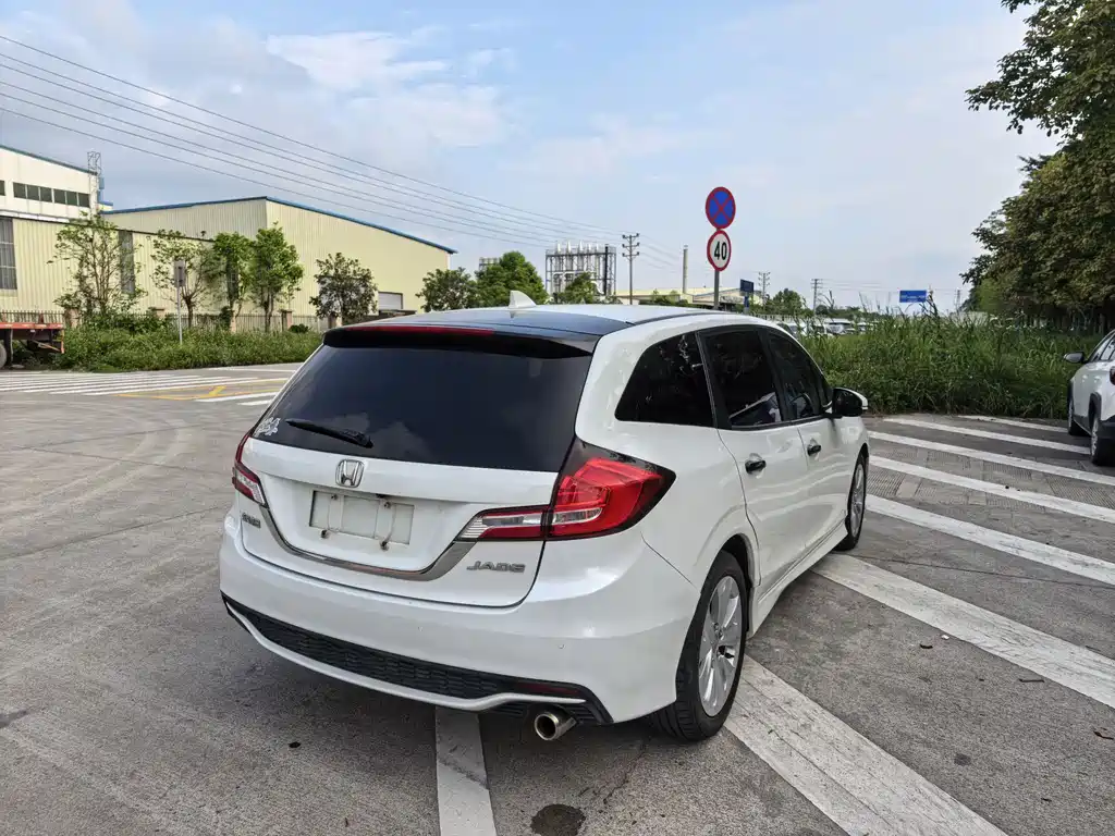 Jade 1.8 L Auto Comfort 5-seat