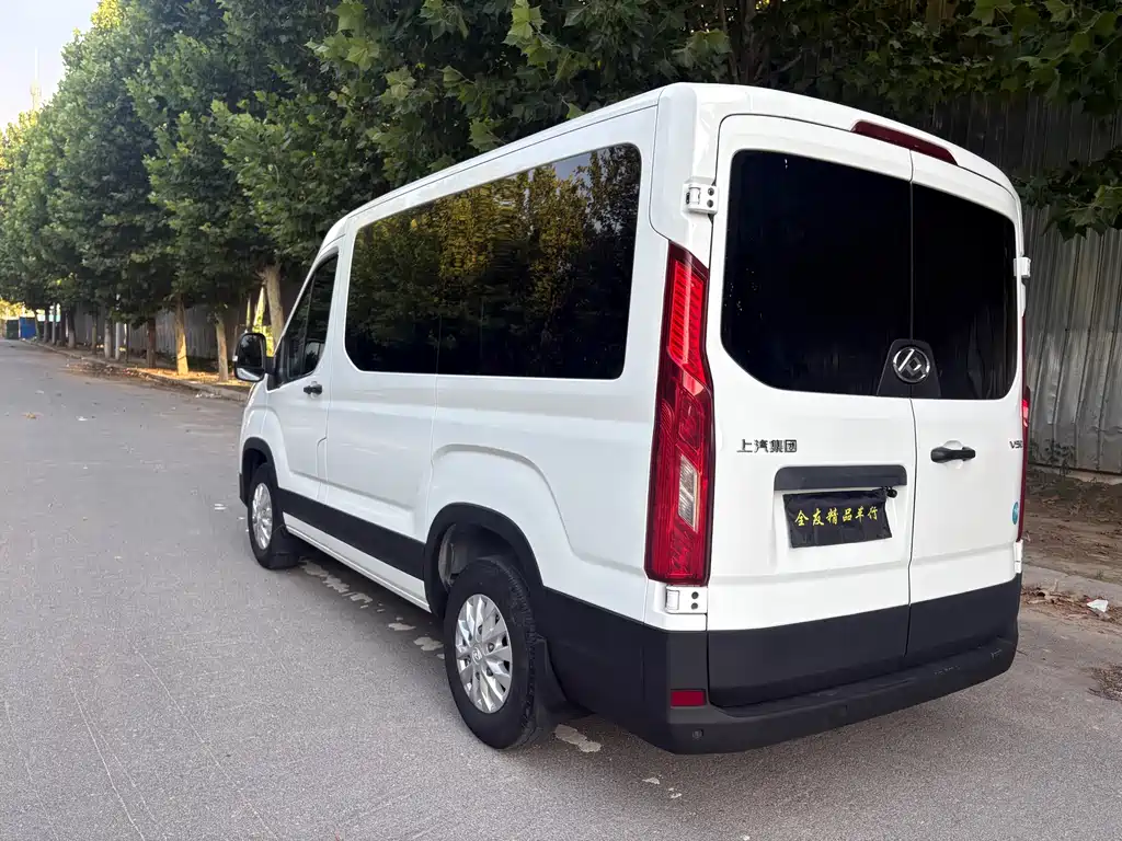 Xintu V90 新途V90 2022款 2.0 T手动运杰前驱短轴中顶后单胎6座