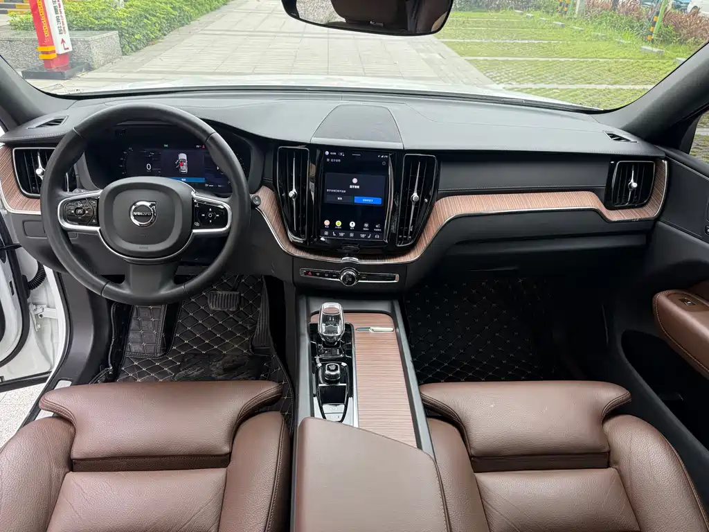 Volvo XC60 B5 4 WD Smart Vision Luxury