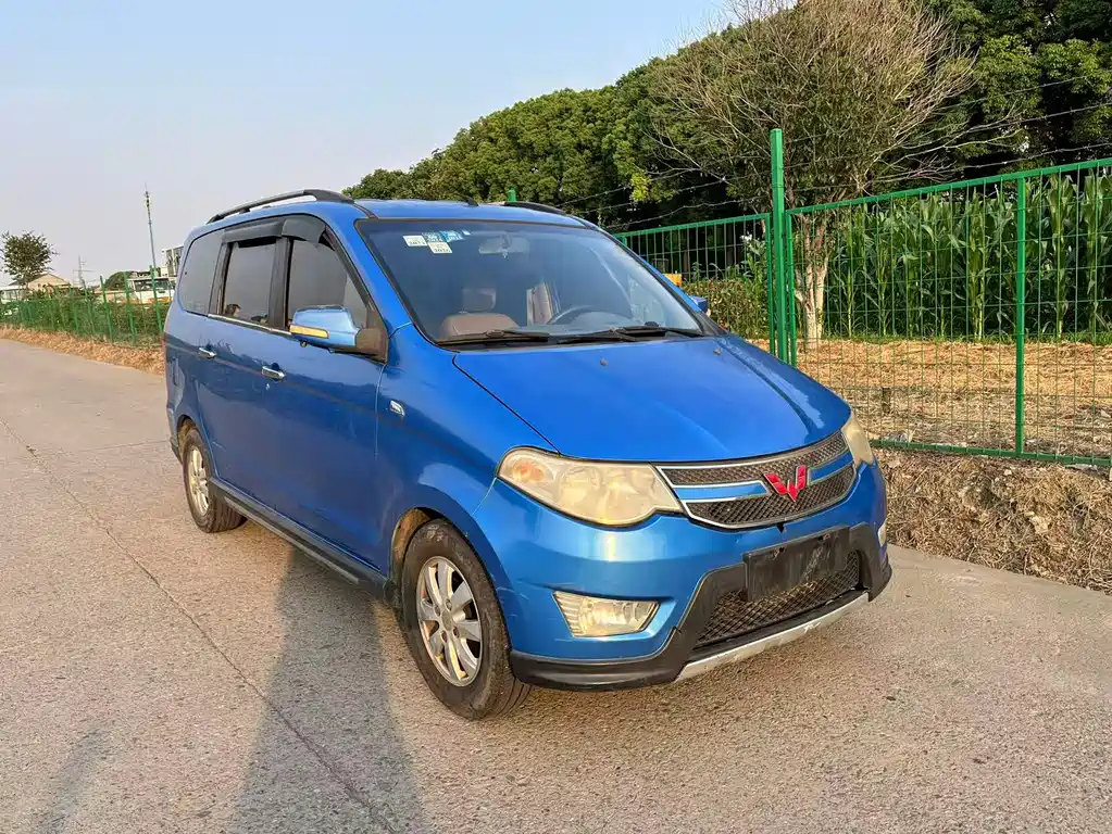 Wuling Hongguang 五菱宏光 2013款 1.5 L S豪华型