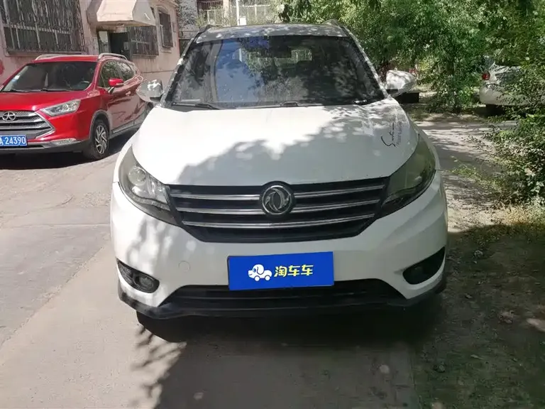 Dongfeng Fengguang 580 1.5 T CVT Luxury