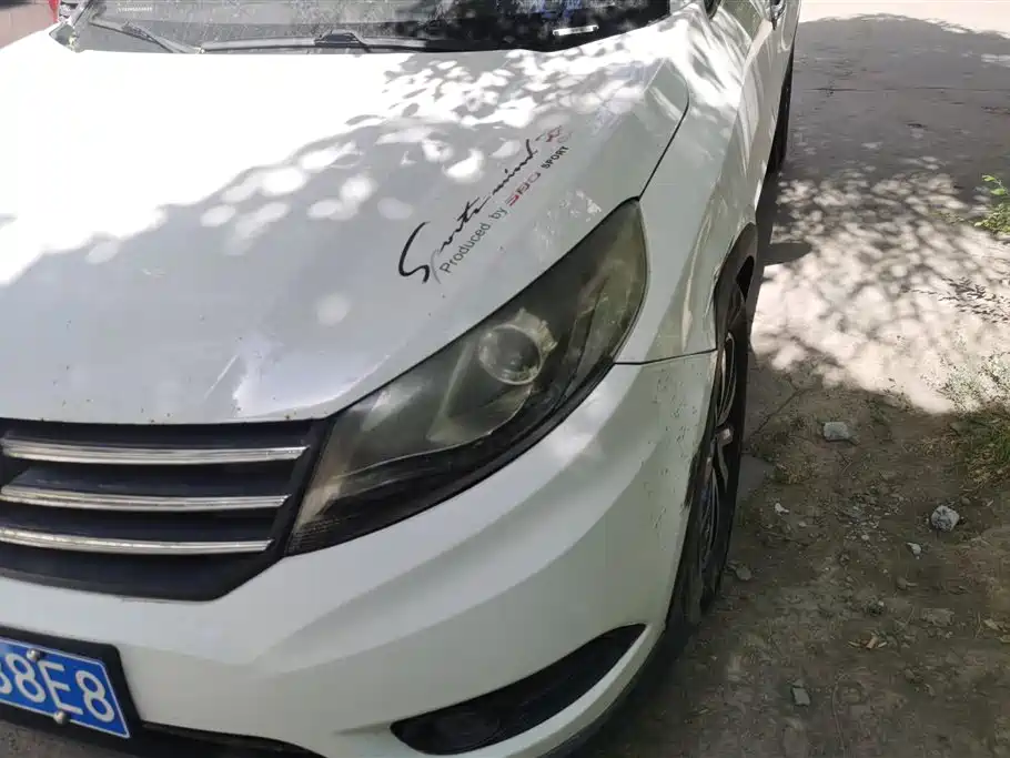 Fengguang 580 1.5 T CVT Luxury