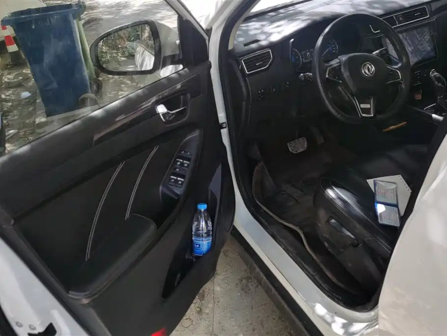 Fengguang 580 1.5 T CVT Luxury