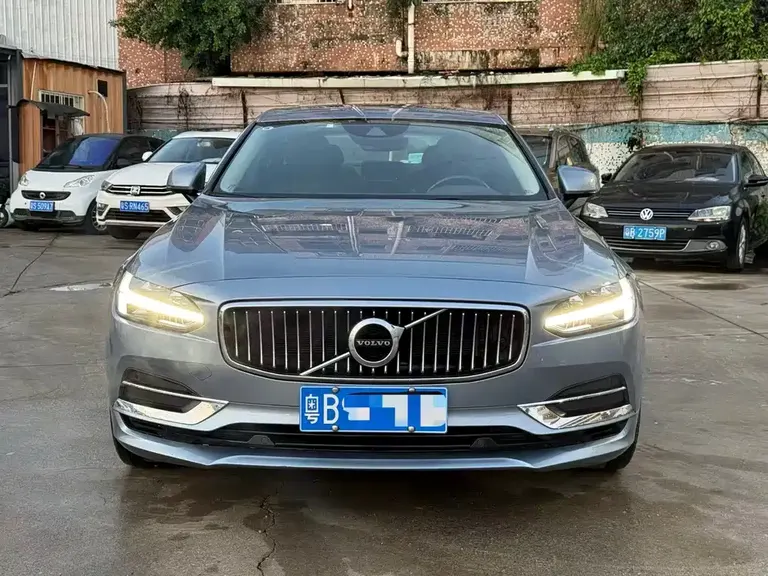 Volvo S90 T4 Smart Travel Luxury