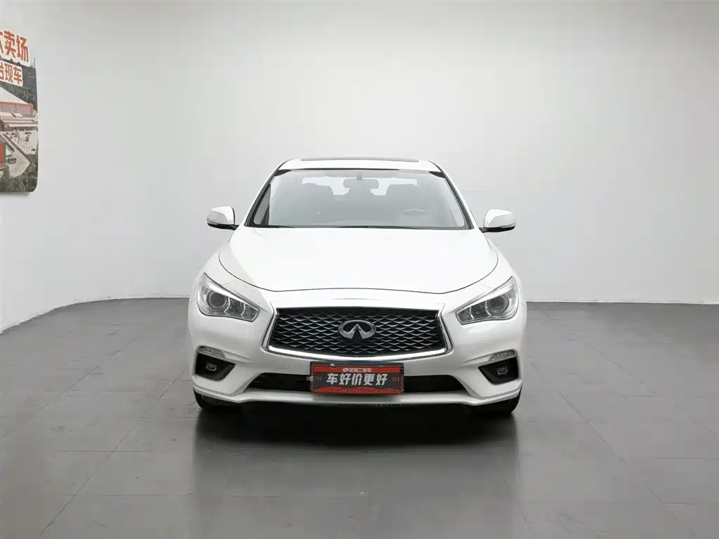 Infiniti Q50 L 2.0 T Comfort CN-VI