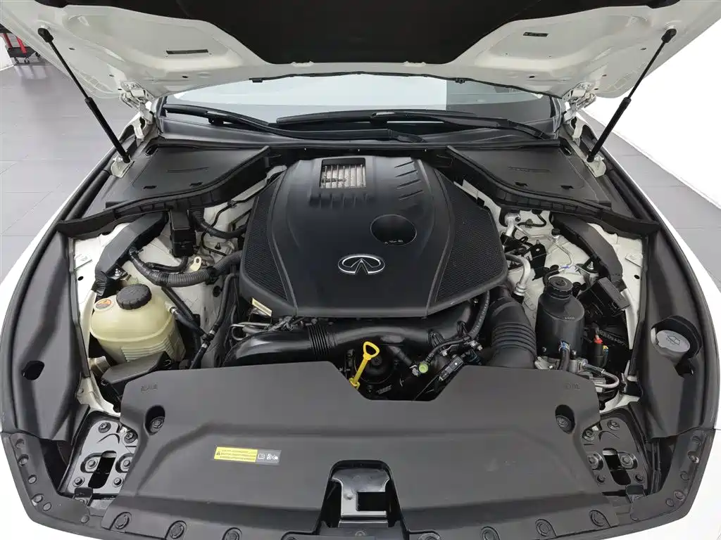 Infiniti Q50 L 2.0 T Comfort CN-VI
