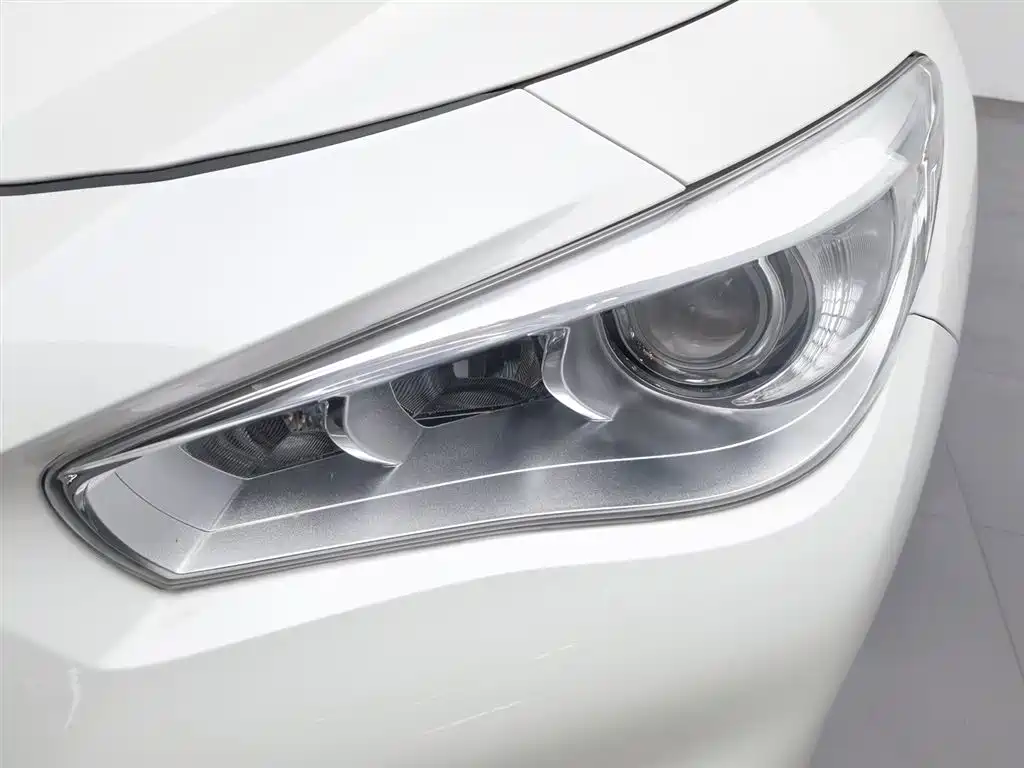 Infiniti Q50 L 2.0 T Comfort CN-VI