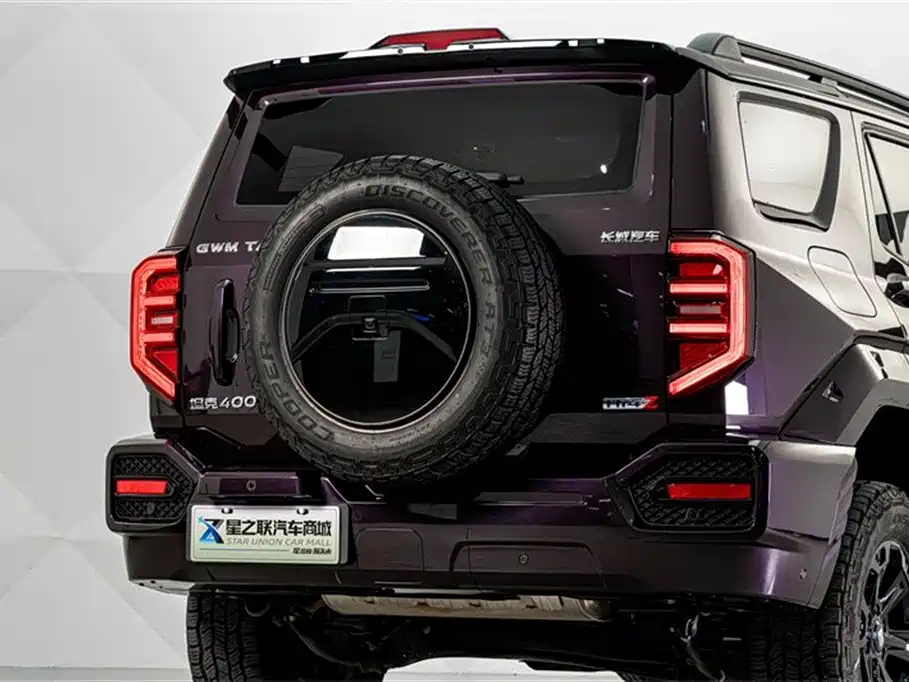 Tank 400 NEV Hi4-Z Smart Enjoyment