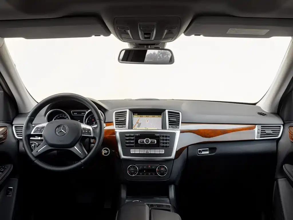 Mercedes-Benz M-Class ML 350 Luxury