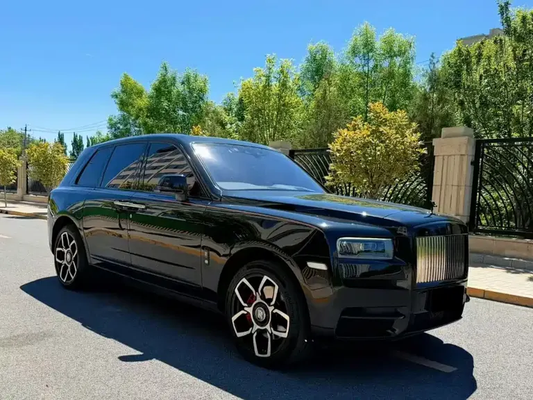 Rolls-Royce Cullinan 4-seat