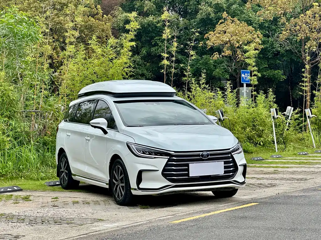 Song MAX NEV DM-i 105 KM Executive