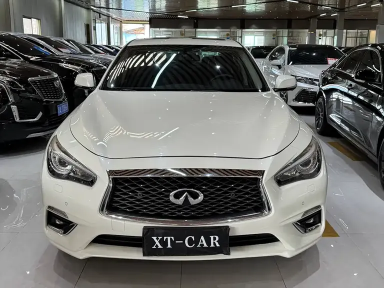 Infiniti Q50 L 2.0 T Progressive Enjoyment CN-V