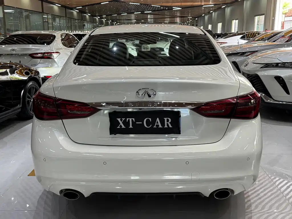Infiniti Q50 L 2.0 T Progressive Enjoyment CN-V
