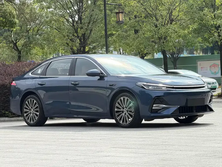 Geely Galaxy A7 银河A7 EM 2025款 EM-i 150 km 星舰版