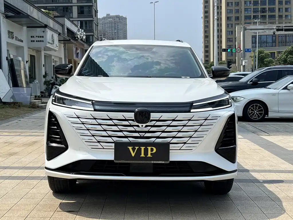 Changan CS75 PLUS 3 rd Gen Champion 1.5 T Smart Drive Power Navigation