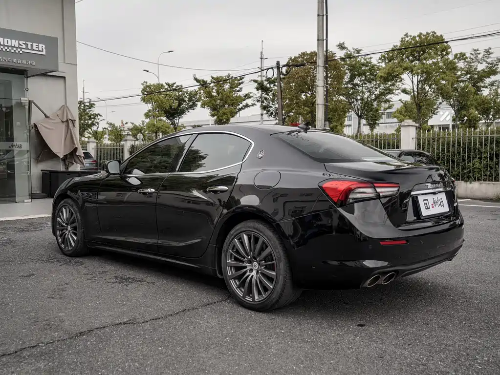 Ghibli 2.0 T Sharp Edge