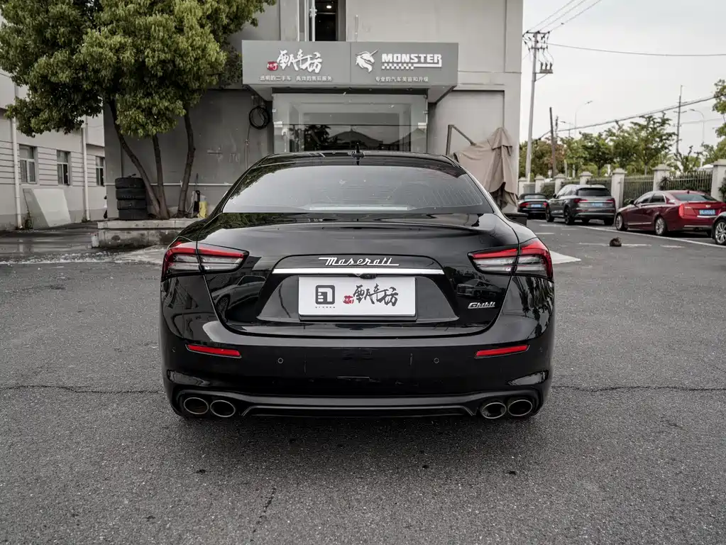 Ghibli 2.0 T Sharp Edge