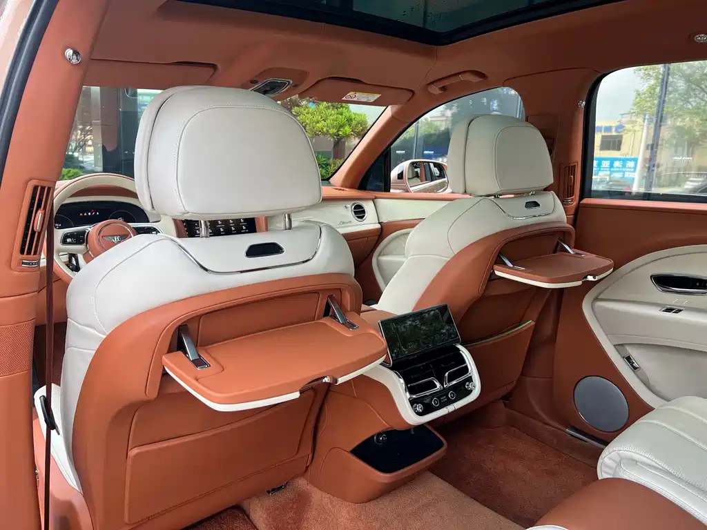 Bentayga 4.0 T V8 LWB Range Elegant Degree
